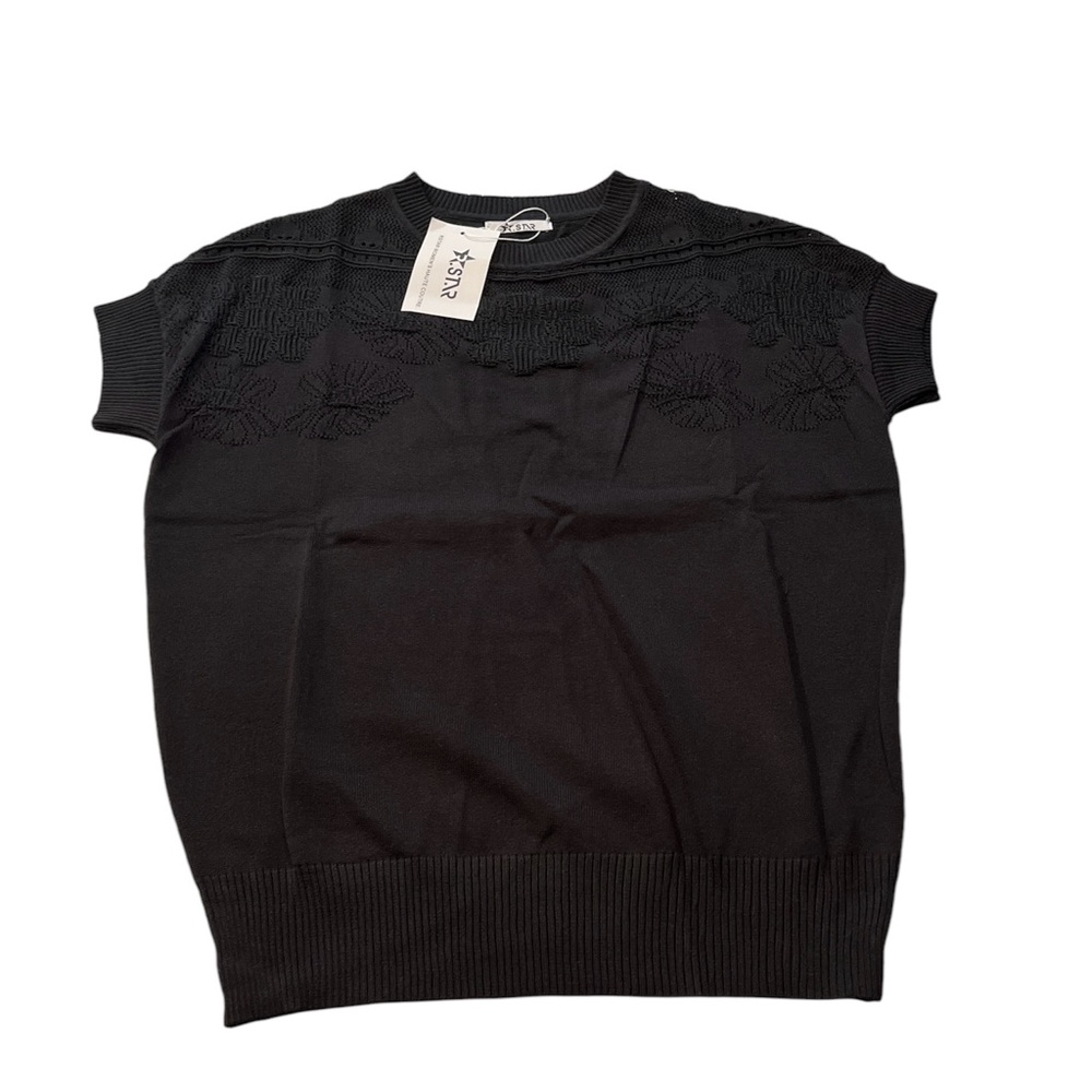Knit pattern shirt